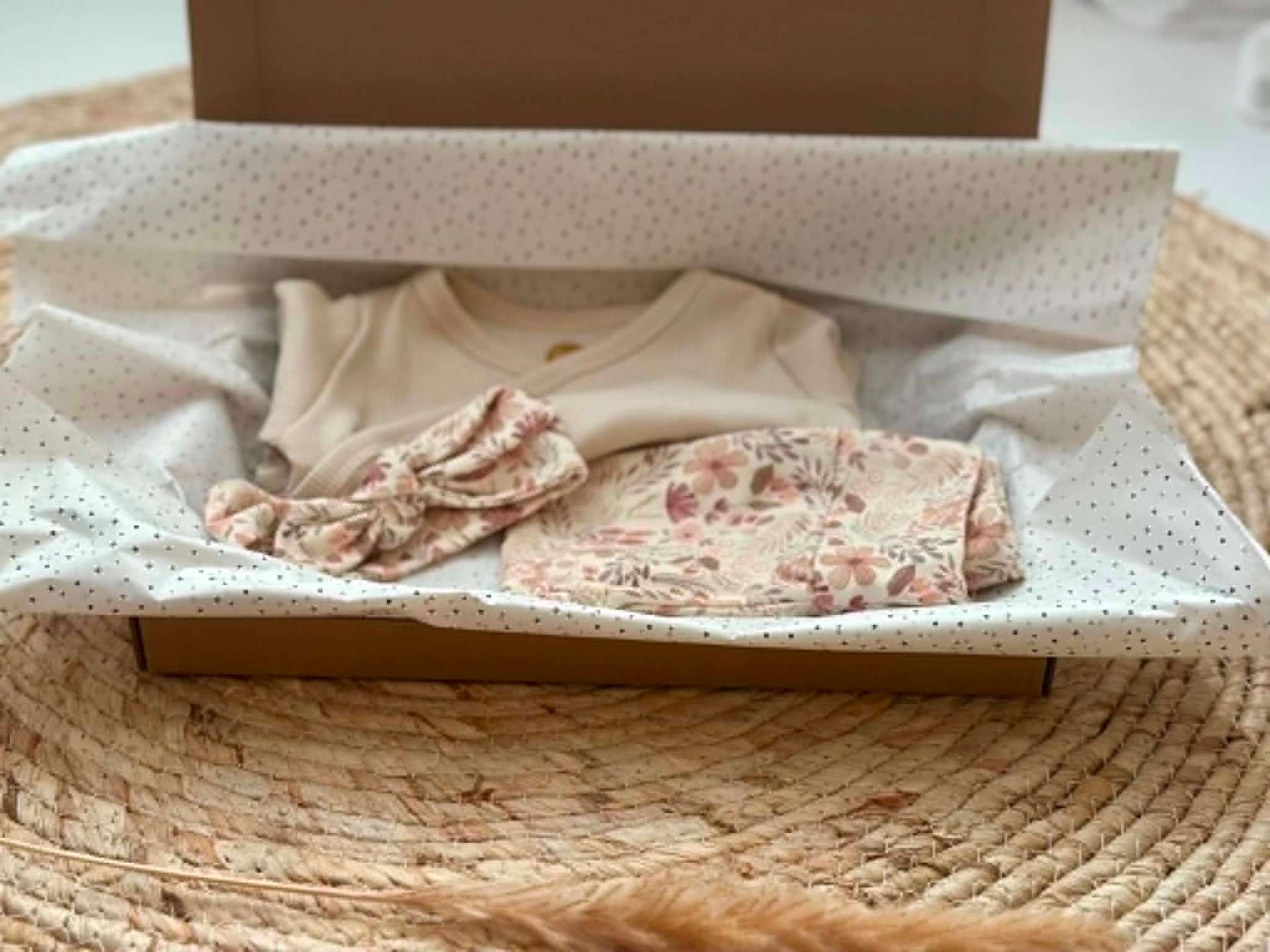 Newborn setje beige met haarband