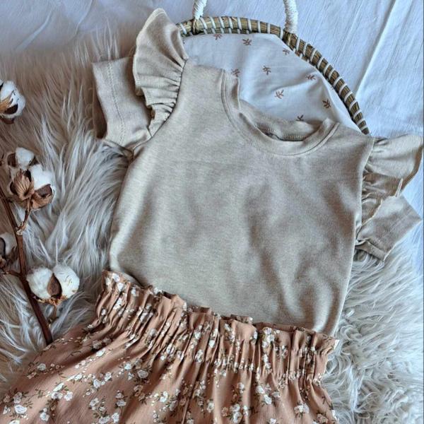 T-shirt zandkleurig met ruffle